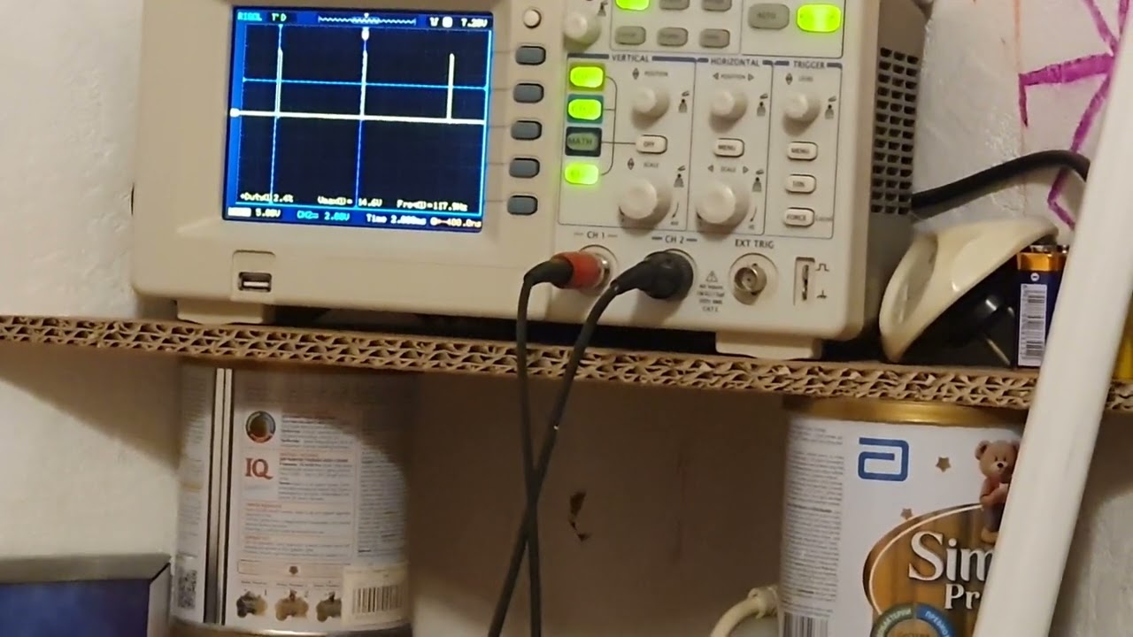 Схема генератора частоты в режиме импульсов на CD4093.