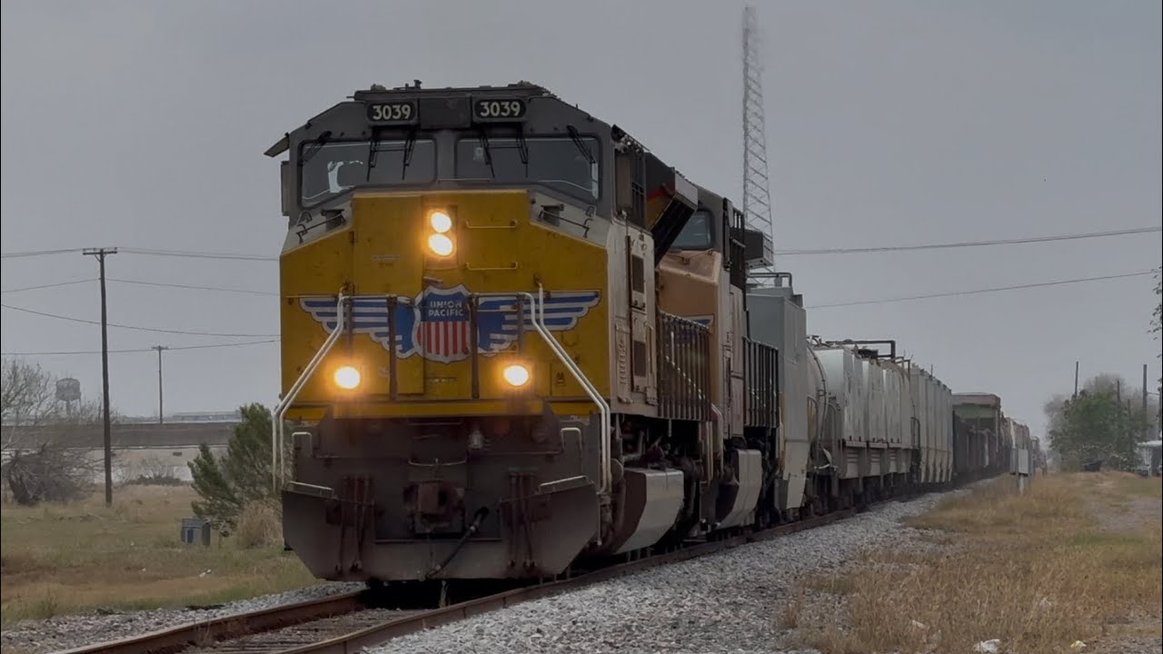 UP 3039 M-EWOL south manifest | Harlingen, TX | W Jackson Ave |