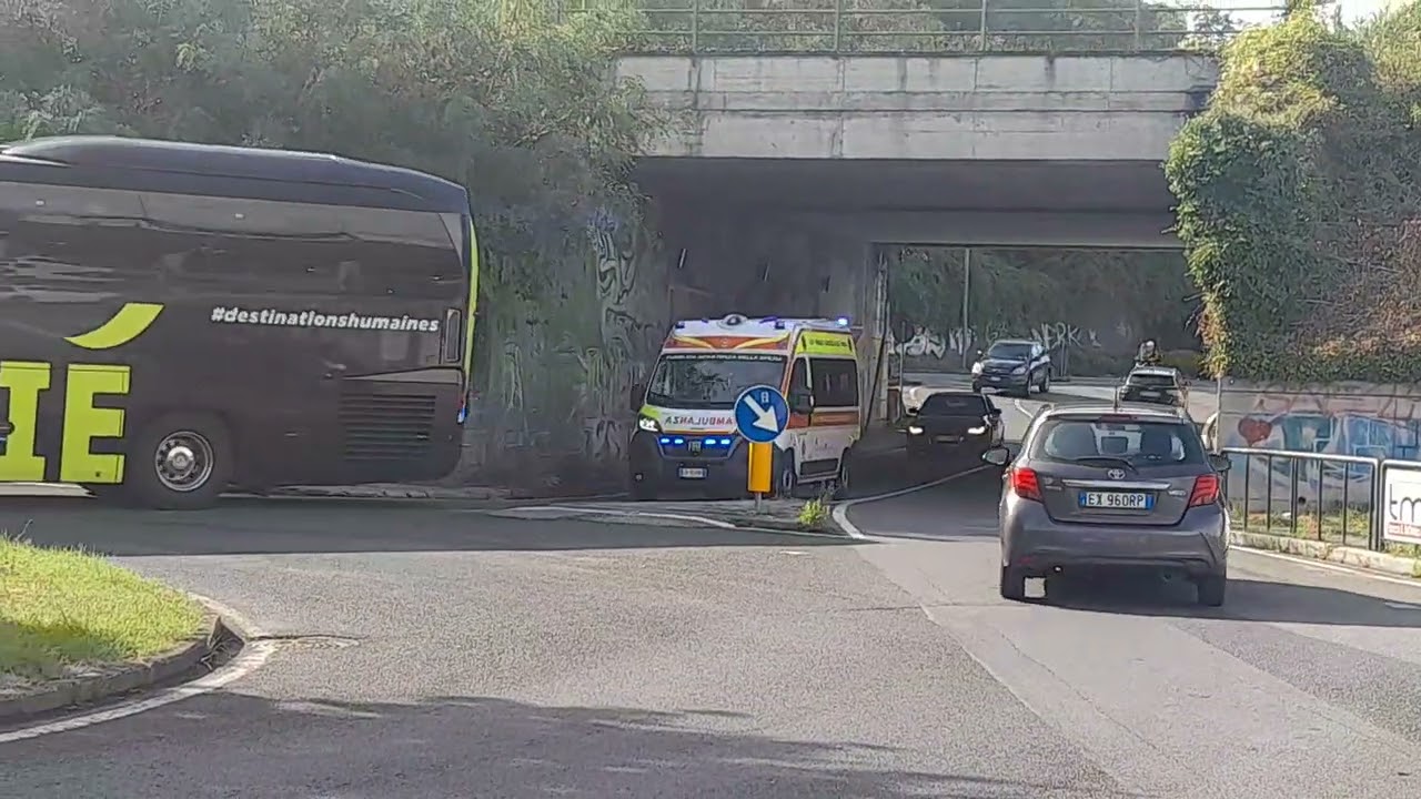 ambulanza pubblica assistenza la spezia diretta in ospedale, 