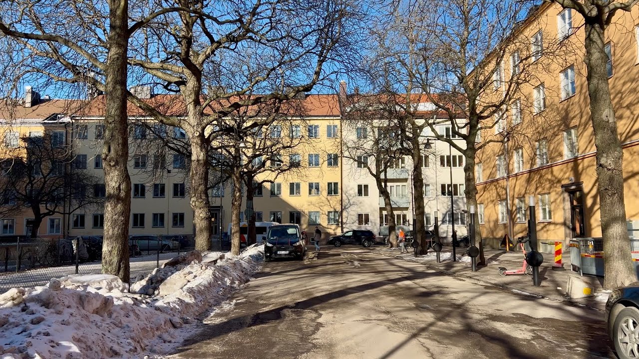 Stockholm Walks: Snow on the ground, spring in the air. Kornboden, Vetegatan, Helgalunden-Södermalm