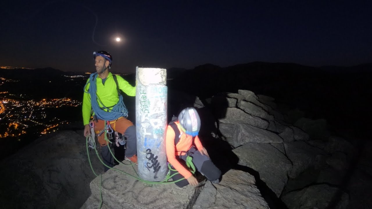 Escalada nocturna a la v&iacute;a Ezequiel en El Pico de la Miel