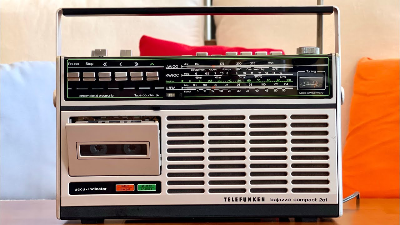 Woa Woa Cassette Radio Telefunken Bajazzo 201 Gremany Giá 5tr chất âm cực phê. LH: 077.202.0010