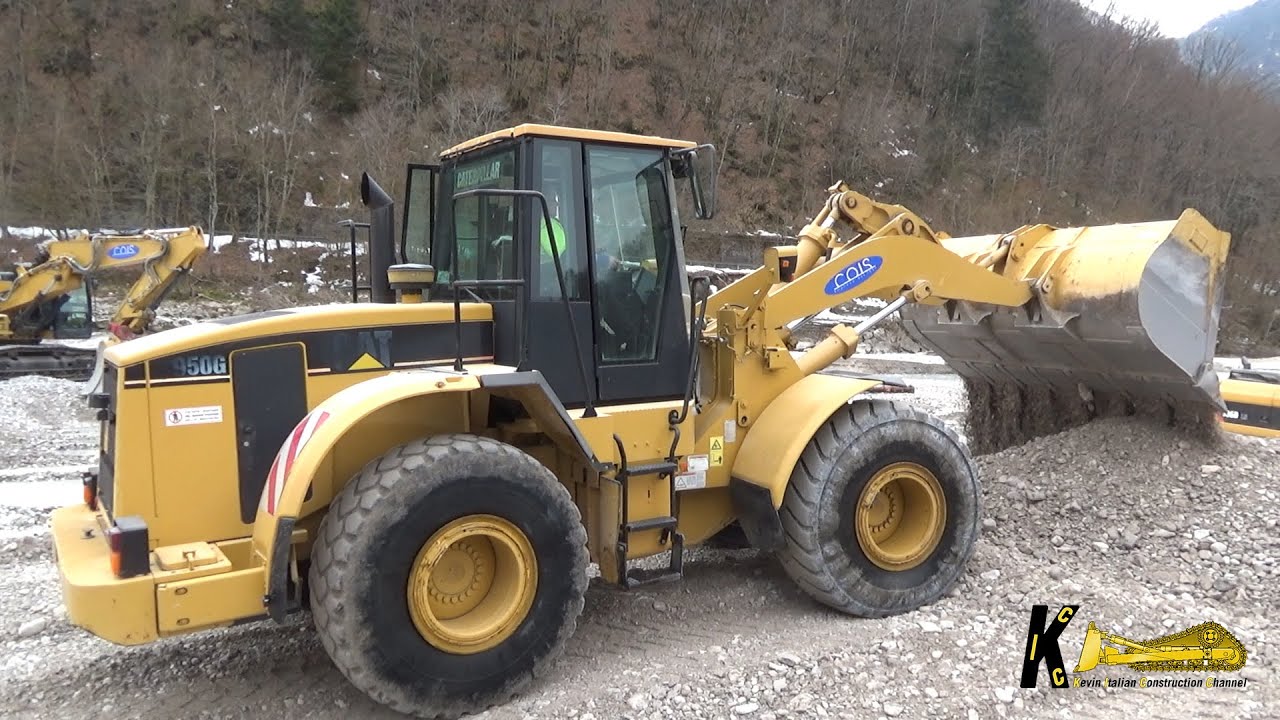 CATERPILLAR 950G WHELL LOADER Digging Gravel