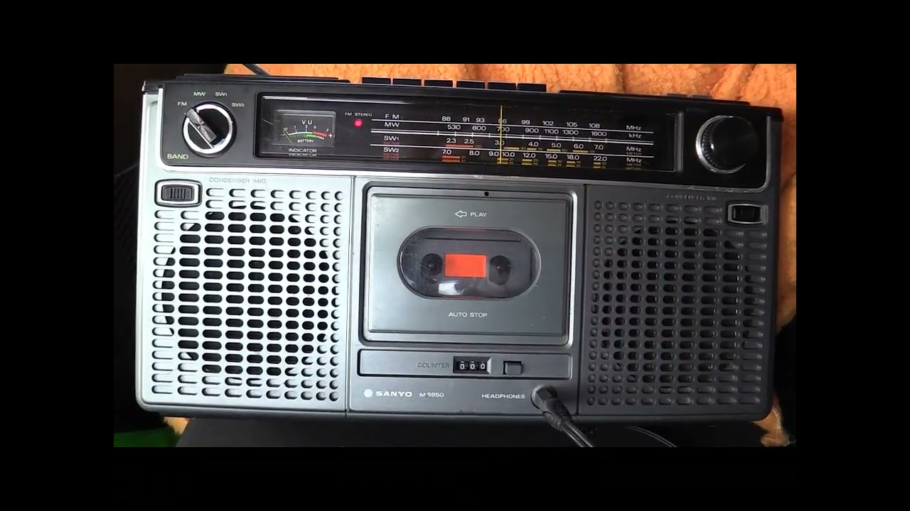 Boombox FMDX travelling in the car!! - 95.7 Wollongong