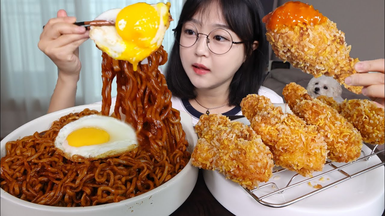 Чапагетти с яйцом и хрустящей жареной курицей 🍳Mukbang ASMR