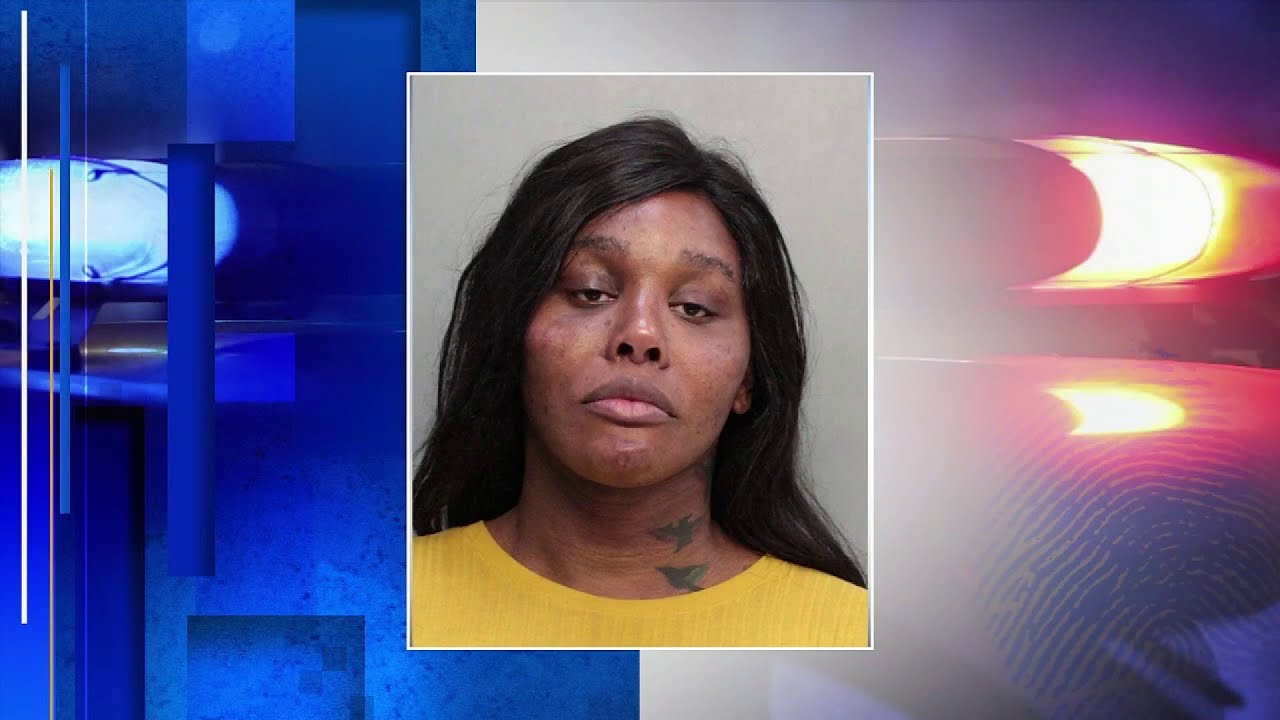 Woman robs man of $500,000 worth of jewelry, police say