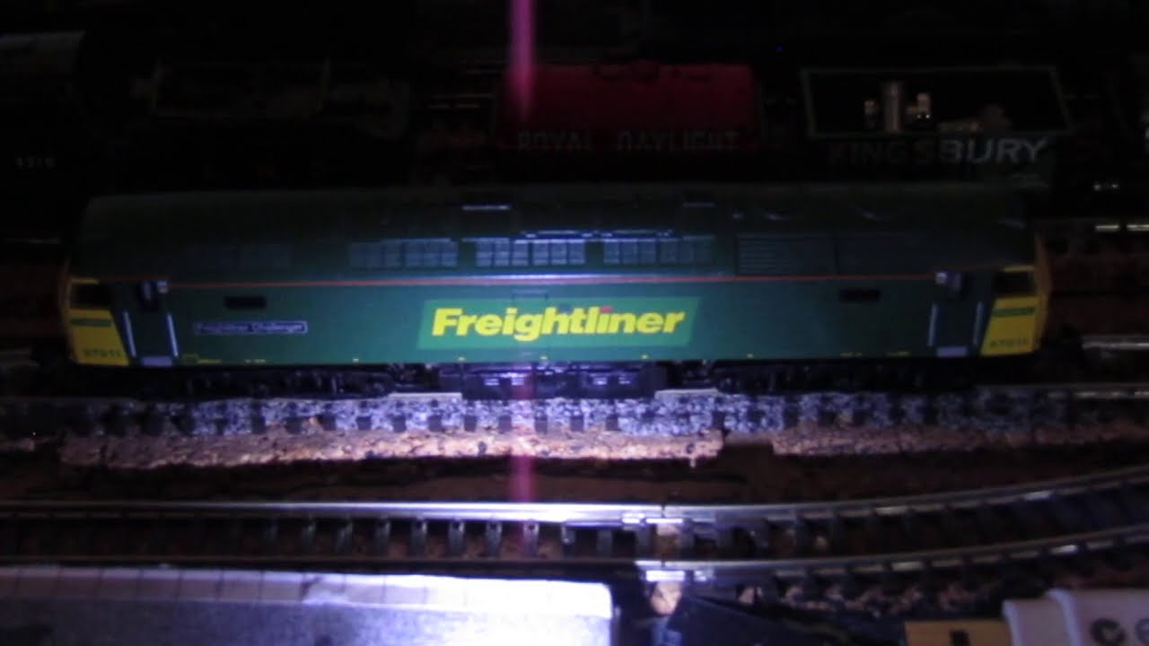 Review class 57 Freightliner livery plus layout tour (RIP Class 47)