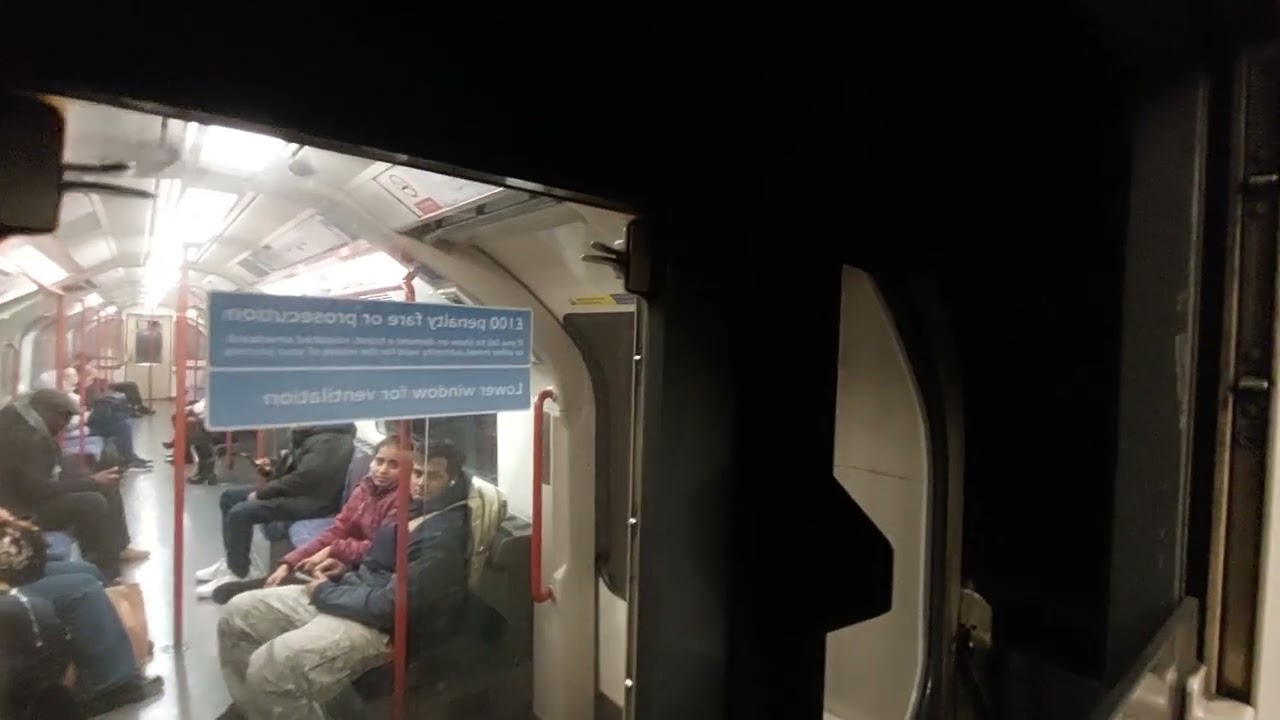 Journey on the Central Line 1992 Stock from Stratford to Leyton 15/12/24