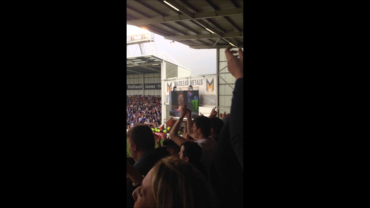 Widnes singing 