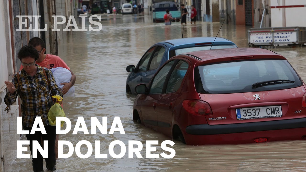 El agua incomunica a mil personas en Dolores (Alicante)