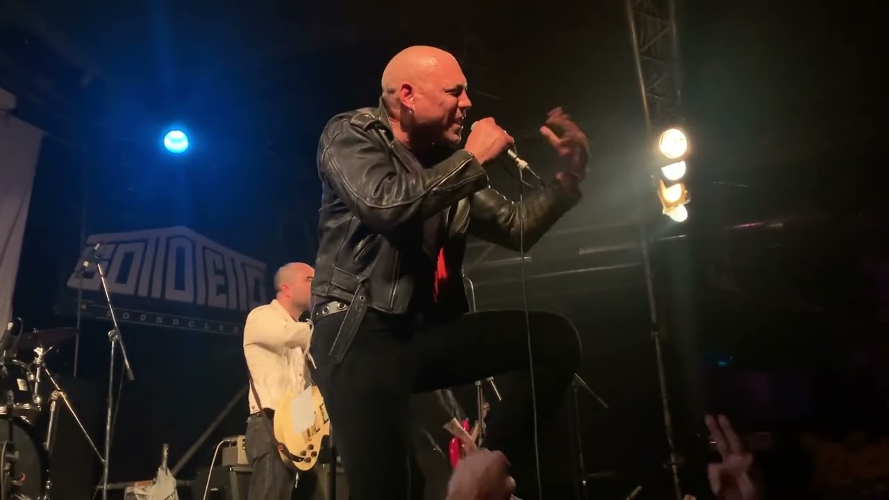 Giuda- New age (live Bologna)