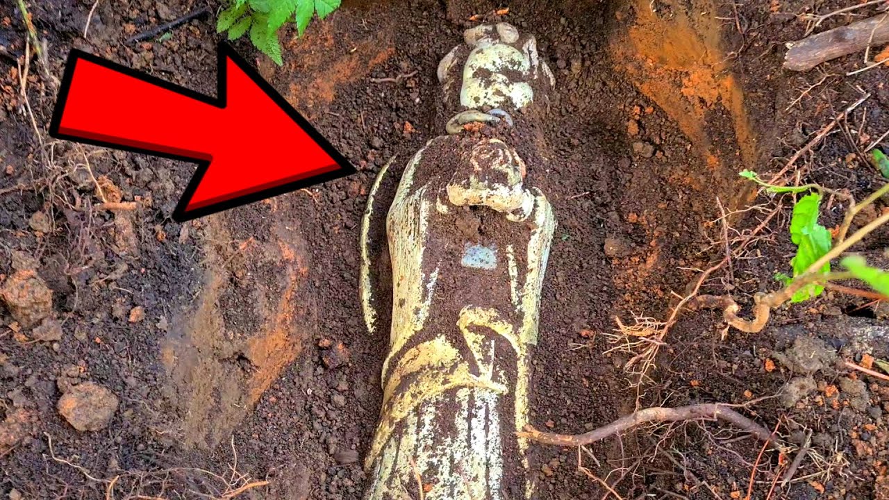 Foi desenterrado um Anjo com tesouros no seu interior