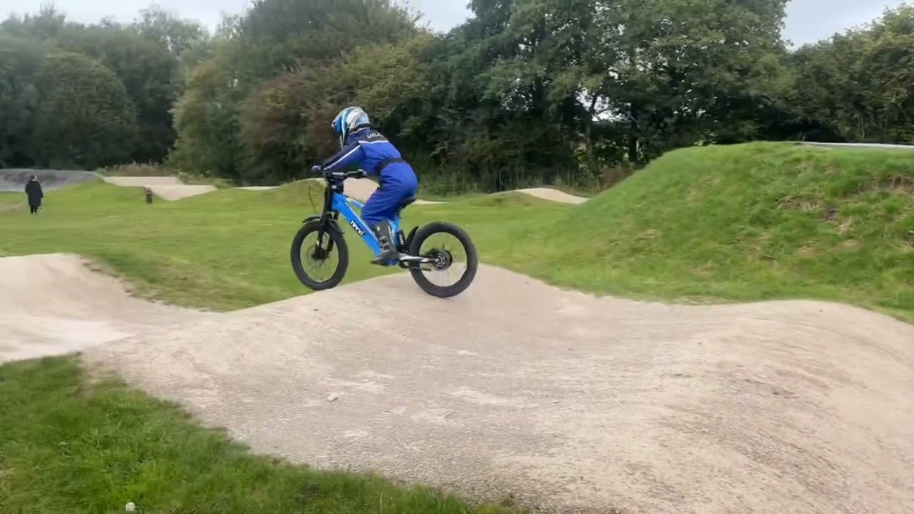 ELLIOTT SHARIFI AND HIS COUSINS, REVVI 20, REVVI 18, REVVI16+ QUEENS PARK BMX TRACK 