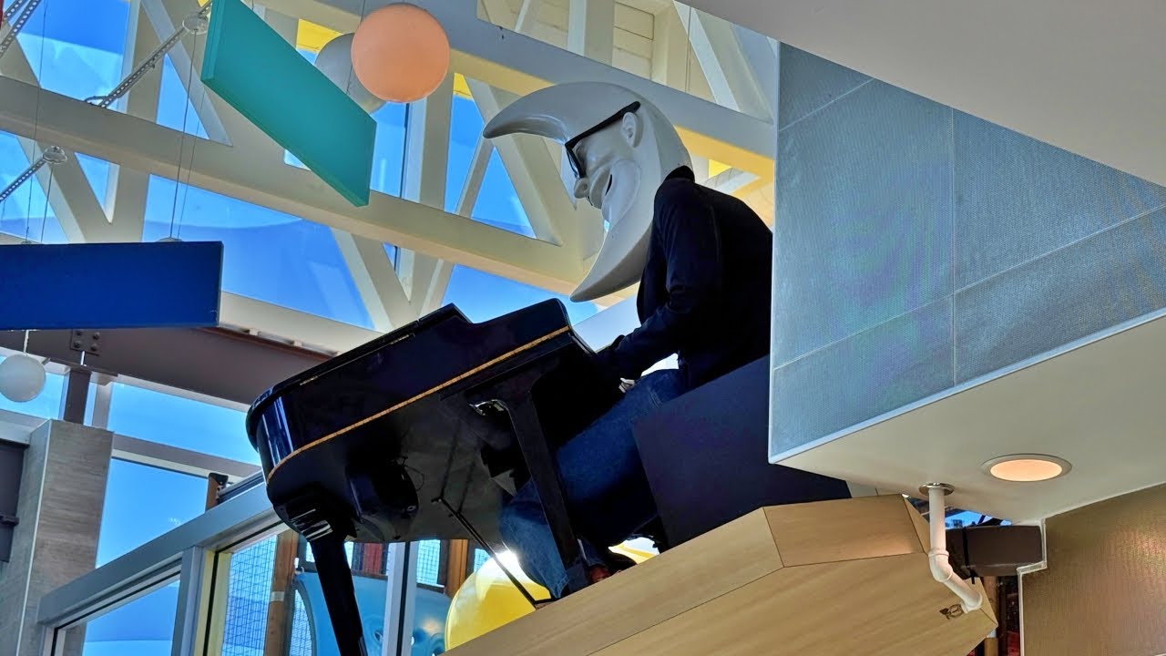 Seeing the Mac Tonight Animatronic at the World's Largest McDonald's