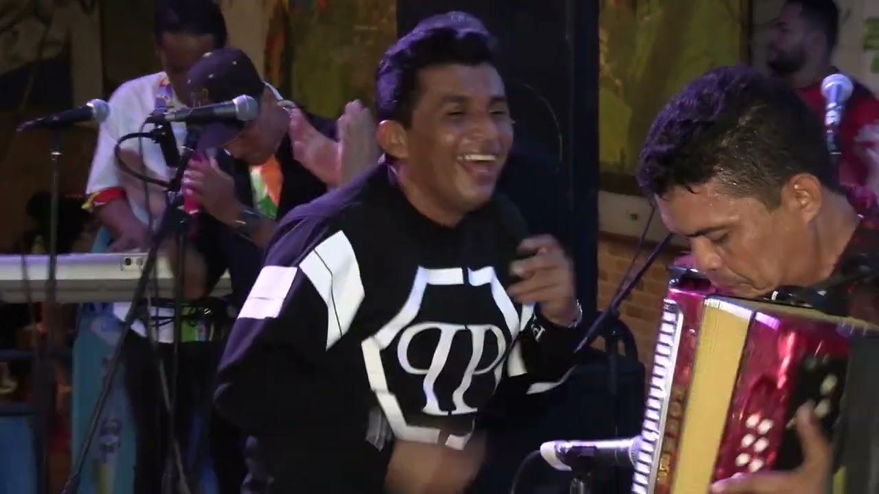 parranda Ron y mujer kikey diaz