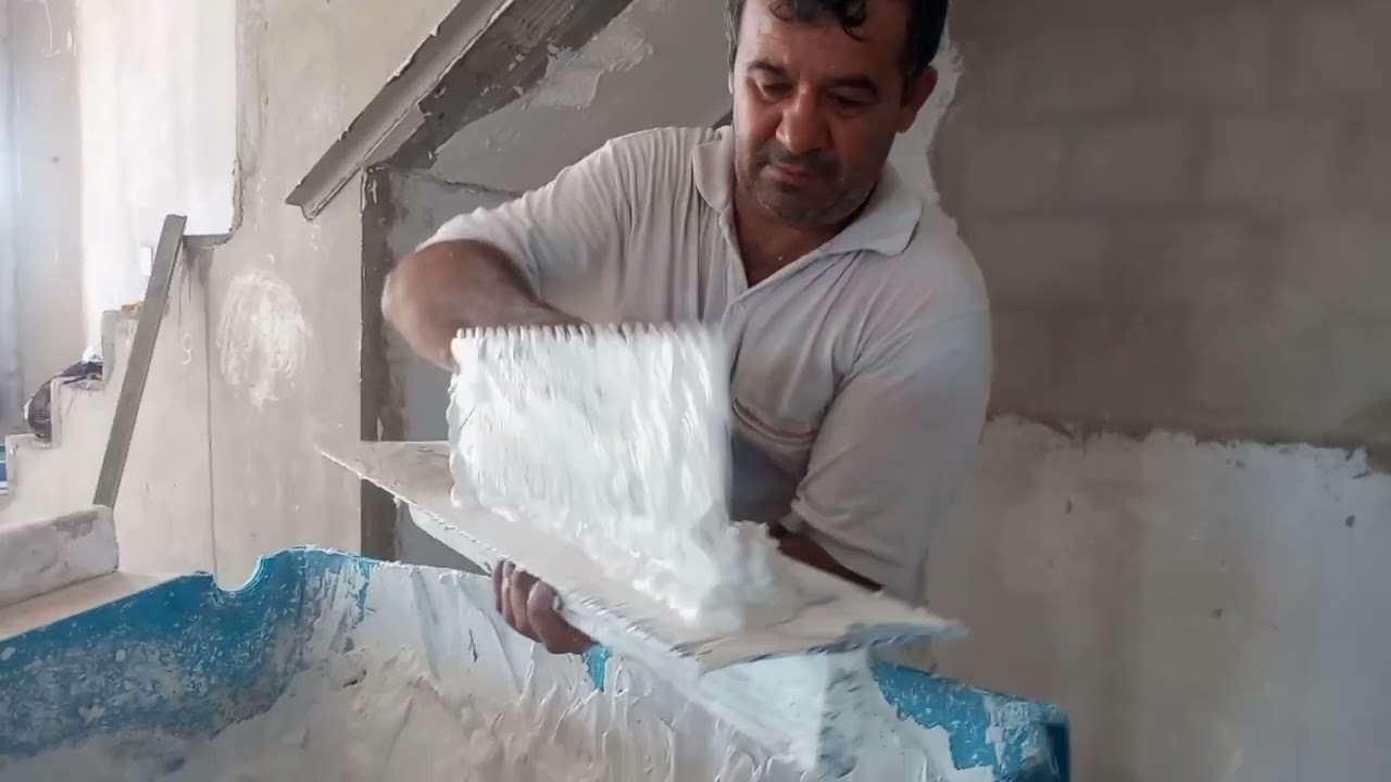rebocando escada com gesso