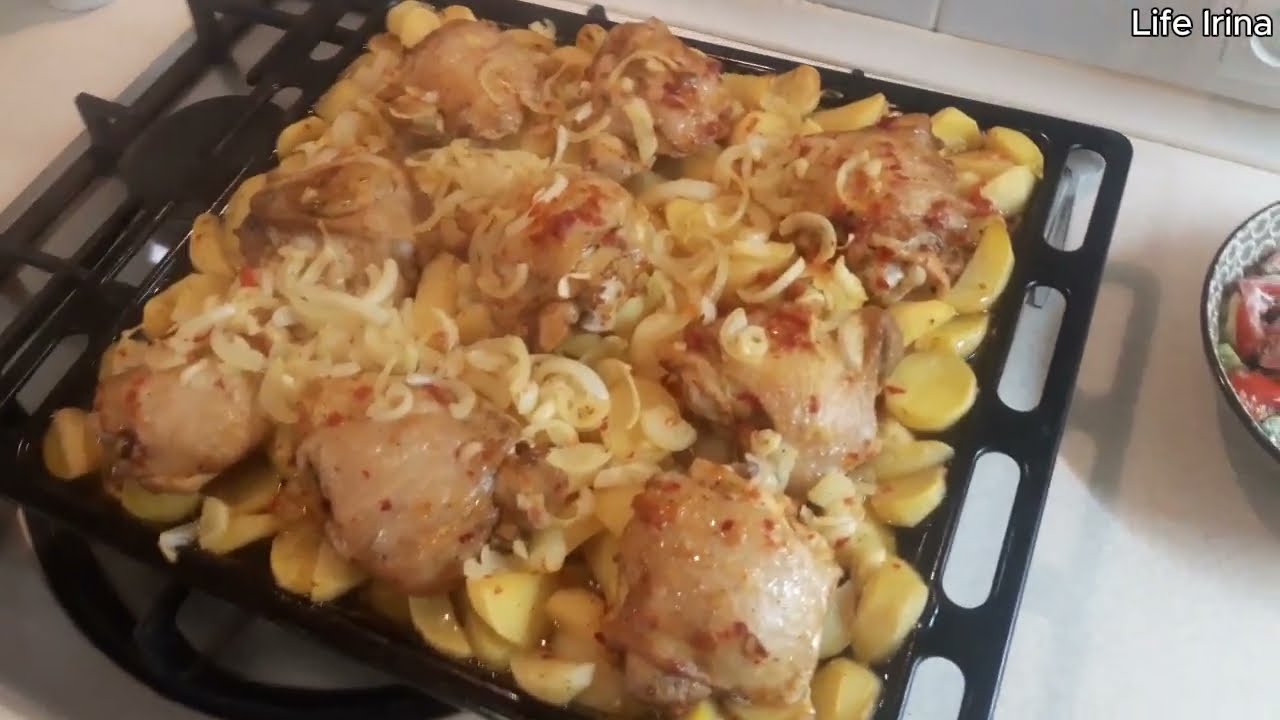 Муся кушает сырую картошку.Готовлю вкусный ужин.