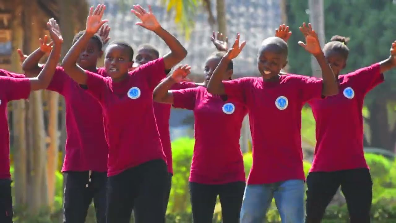 DEBORAH LUKALU - GOD IS GOOD DANCE COVER @DeborahLUKALU @shinekidsafrica8426 #dance