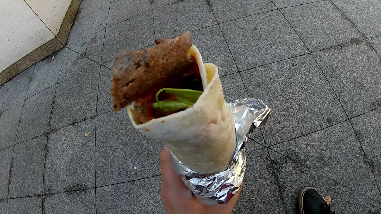 EFES KEBAB - WARSZAWSKA LEGENDA DZIAŁAJĄCA OD 1994 ROKU (por&oacute;wnanie dw&oacute;ch lokali)