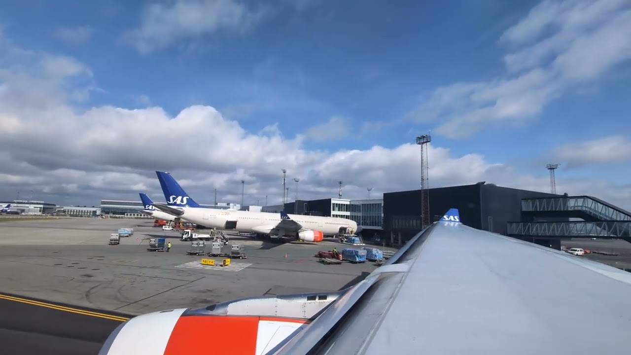 Taxi, TakeOff, ClimbOut in SAS A330 Aircraft from CPH Copenhagen Airport, 2025.09.19