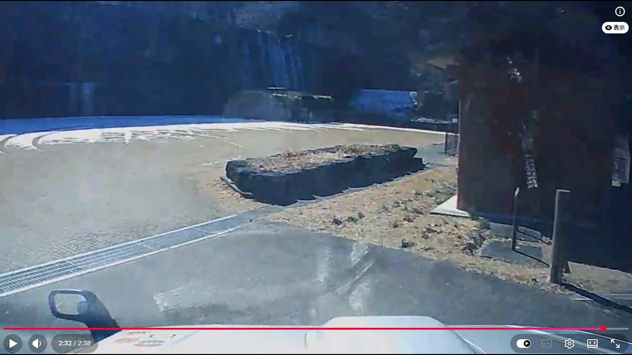 293.県道～川沿い～けっこう雪～湖の下～氷の滝～以前よりキレイだったが近くが映ってなカッタ～参考に以前の動画も見てね笑～スーパーの帰り笑～。群馬帝国の日常劇場。中華激安ドラレコ。たまに米軍ラジオON