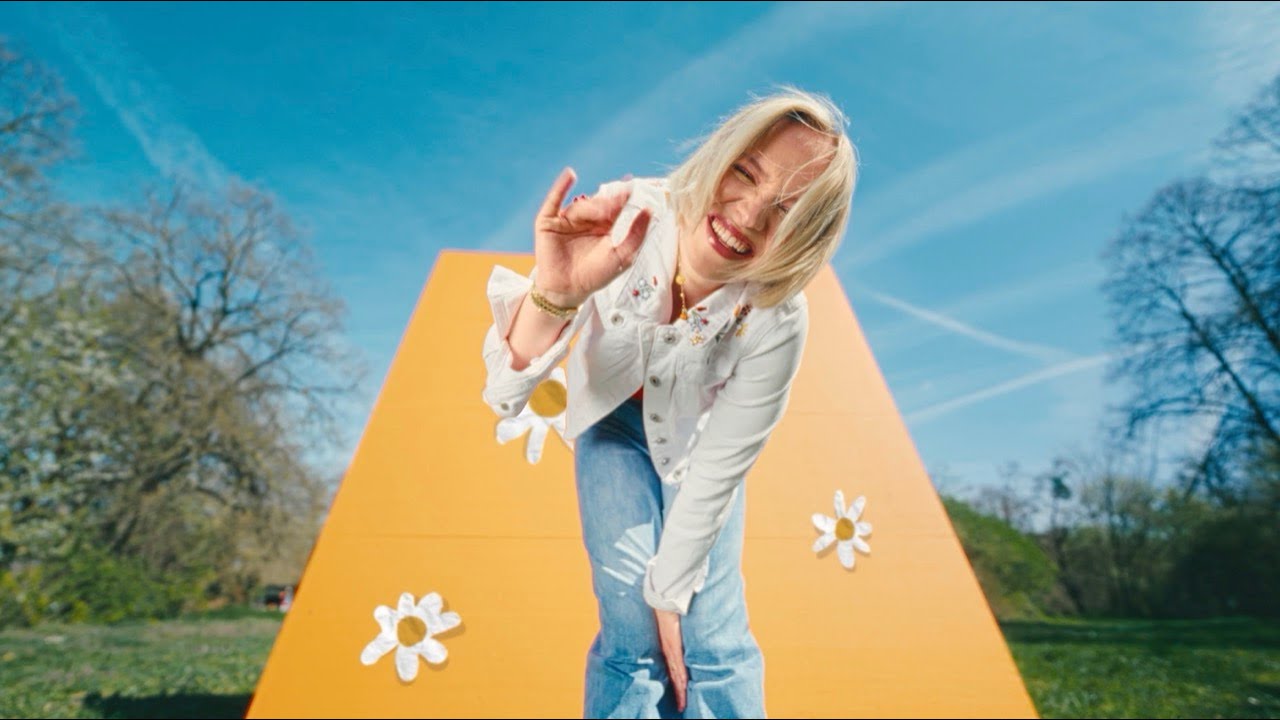 Maïa - Blonde (Clip Officiel)
