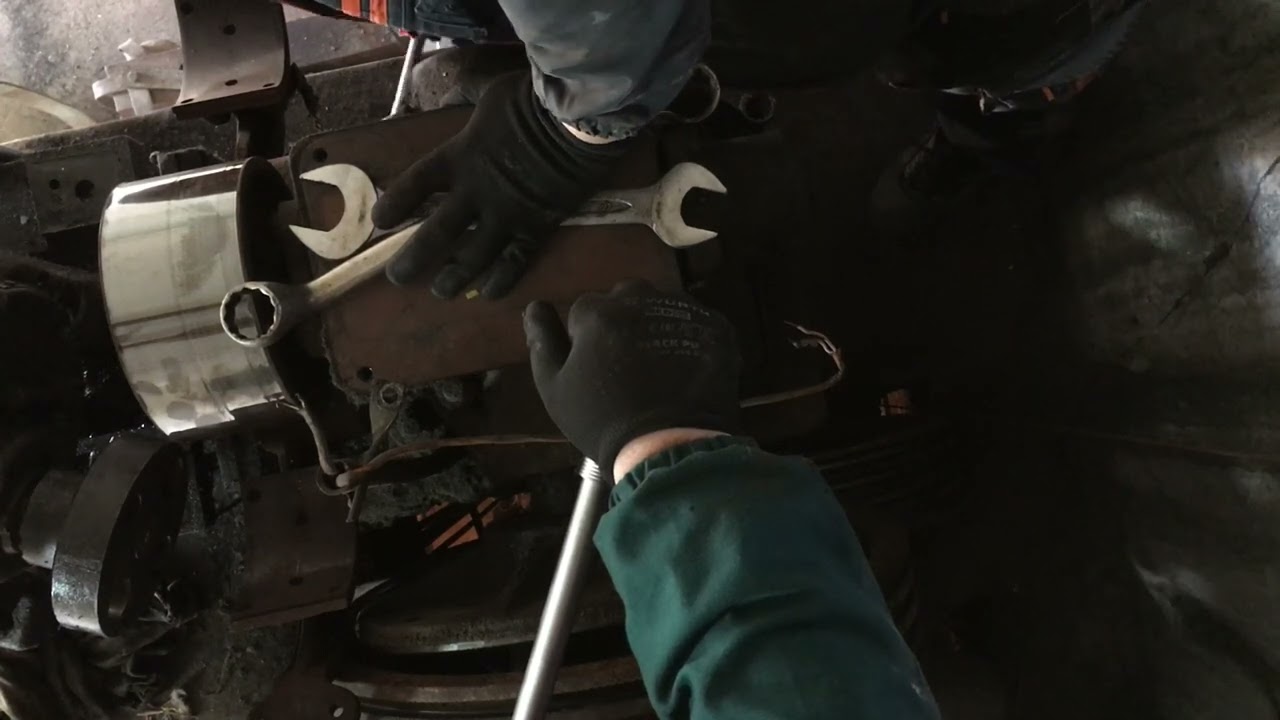 David Pajić (1970.) zamena užetnjače - Replacing Traction Sheave on David Pajić  (1970.) Elevator