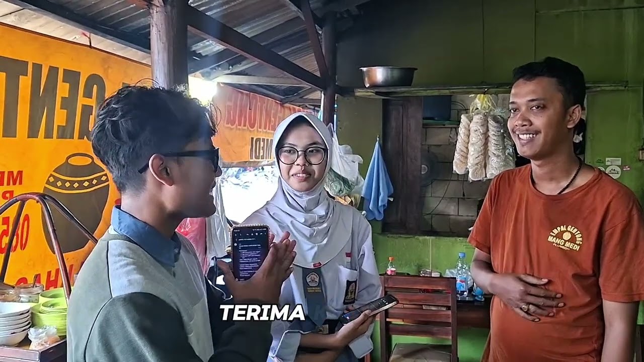 EMPAL GENTONG TER ENAK DI PLUMBON (empal gentong Mang Medi) untuk memenuhi tugas sosiologi