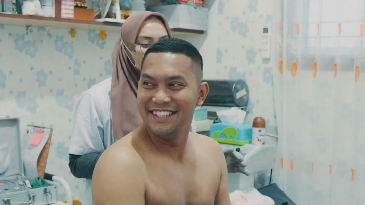 ABANG SAKIT KARNA MAIN TENNIS