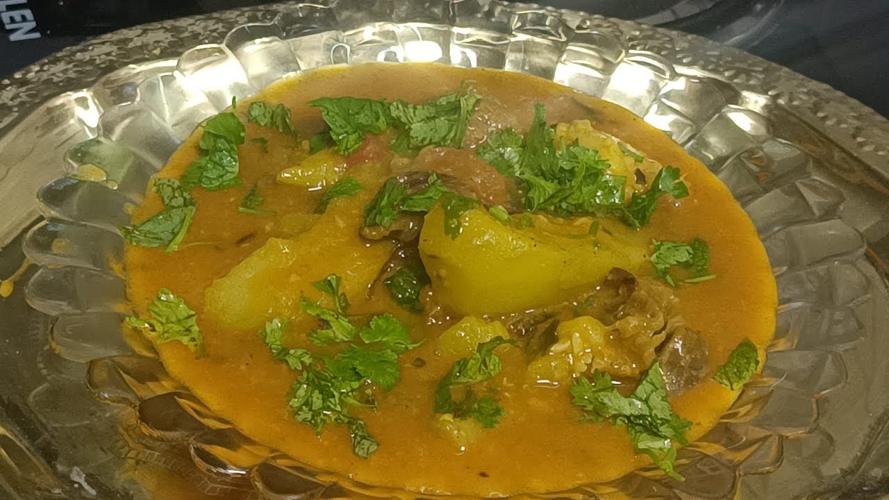 Laziz Dalcha recipe. Easy yet tasty recipe. Subscribe for more recipes. Like share and comment.