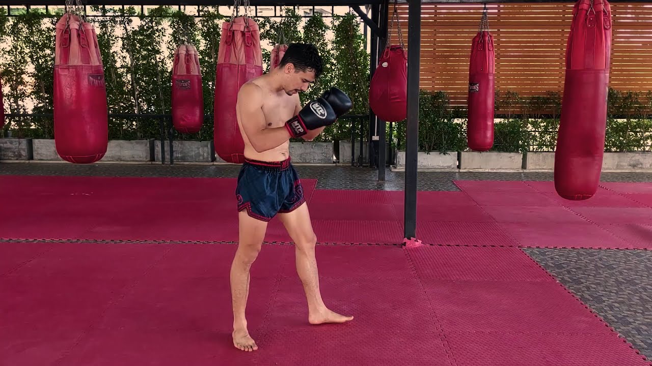 Advanced Muay Thai Footwork  - The Skip Step Technique