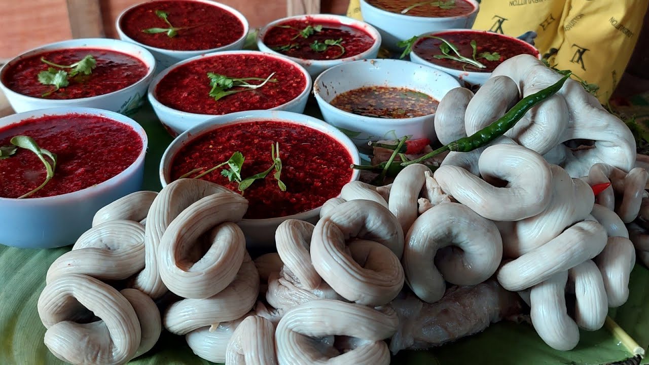 lòng lợn với tiết canh khai xuân với mẹ