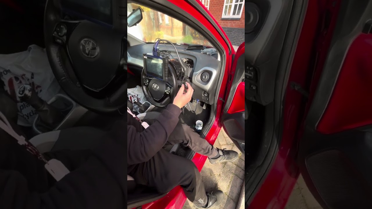 Www.Carkeyleicester.co.uk Toyota Aygo 2016 all keys lost
