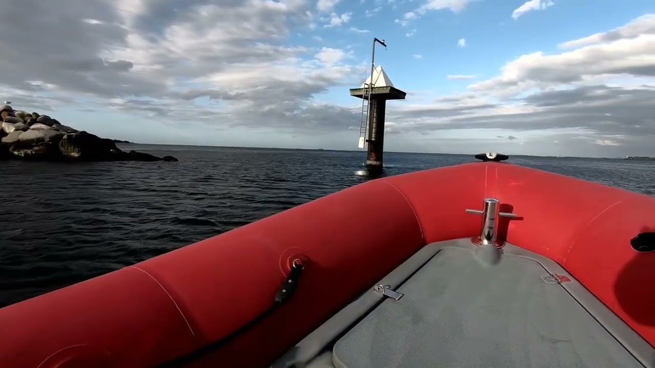 Im DLRG Rettungsboot. Tour 2:  Kiel bei Wind & Welle. Rettungsbootführer Eckehard Schirmer