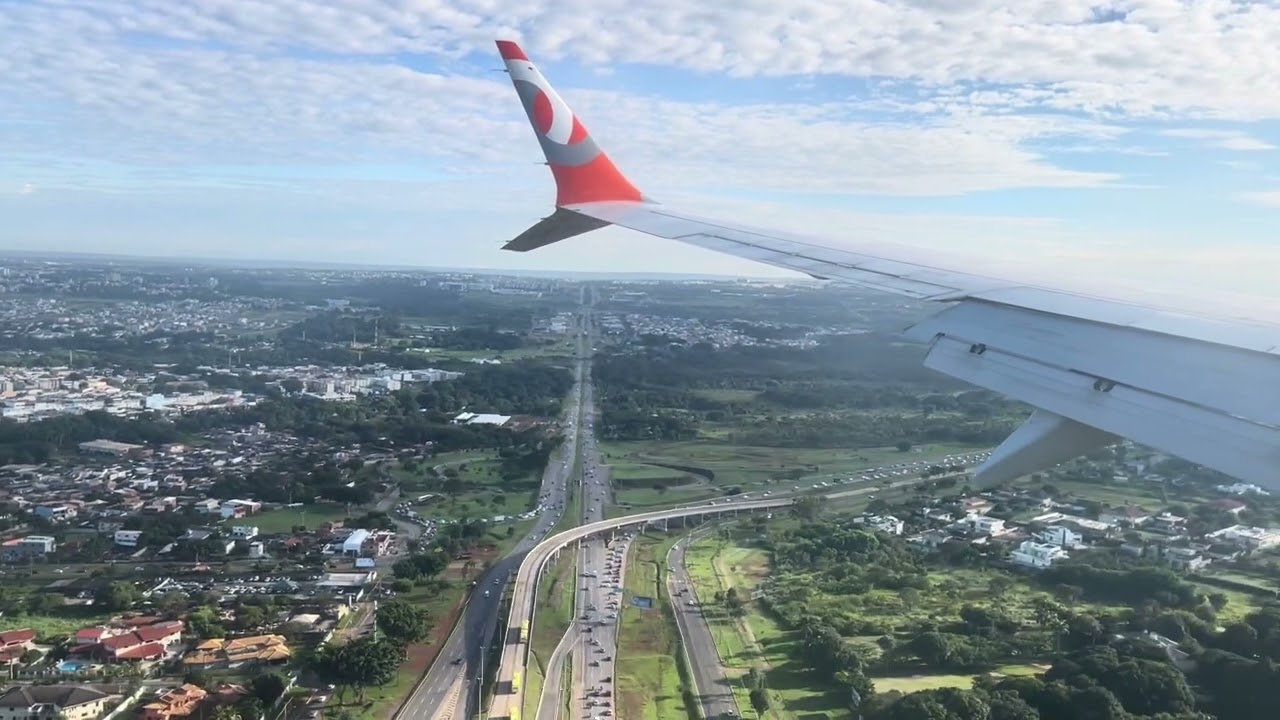 Aterrizando no Aeroporto de Brasília. Landing at Brasilia Airport Brazil
