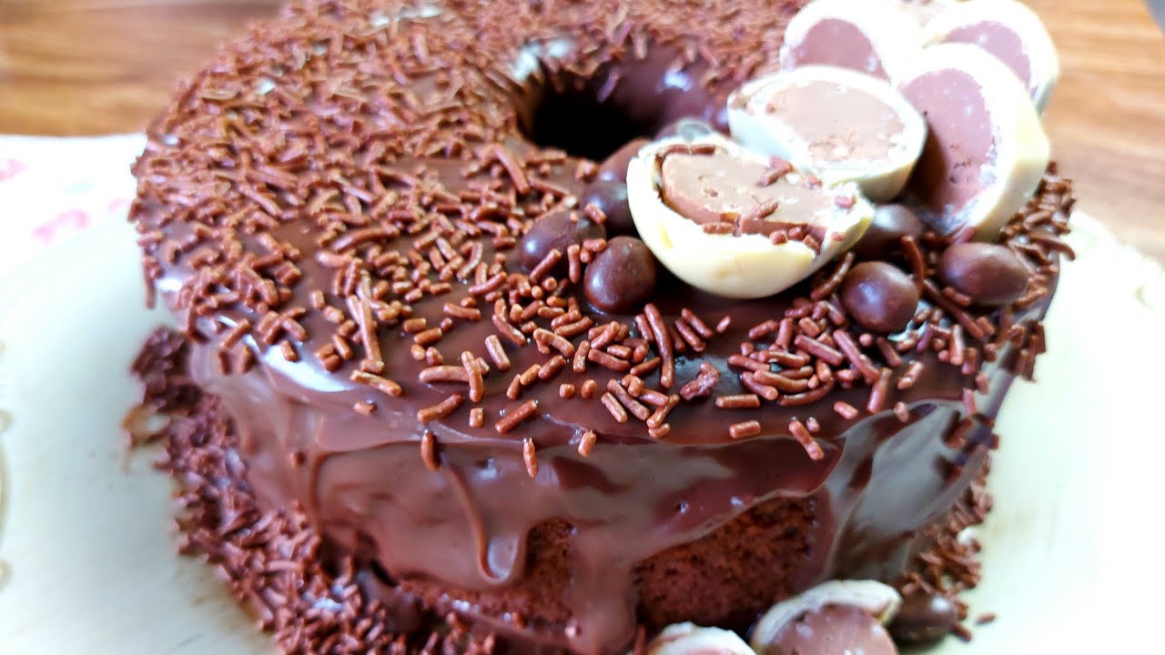 Se você tem ACHOCOLATADO faça essa delícia/bolo de chocolate simples com cobertura