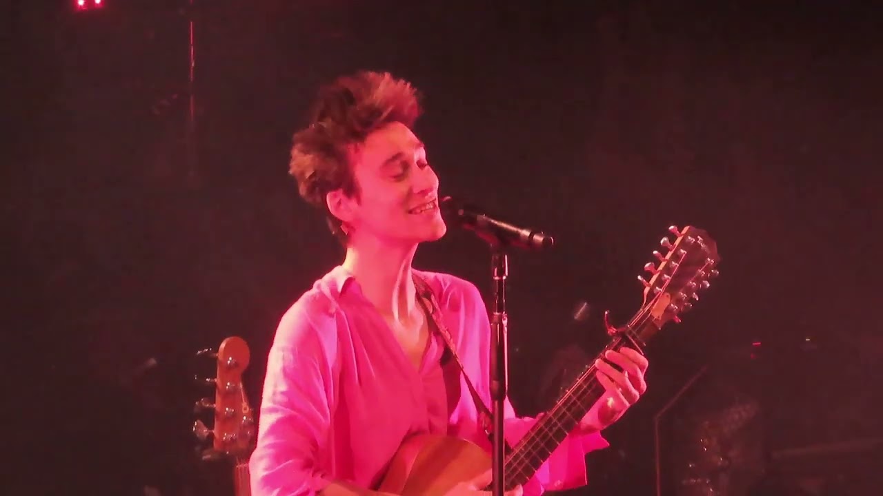 Jacob Collier, 2024-11-23 Brussels. Live  TOUR debut of the song Stars