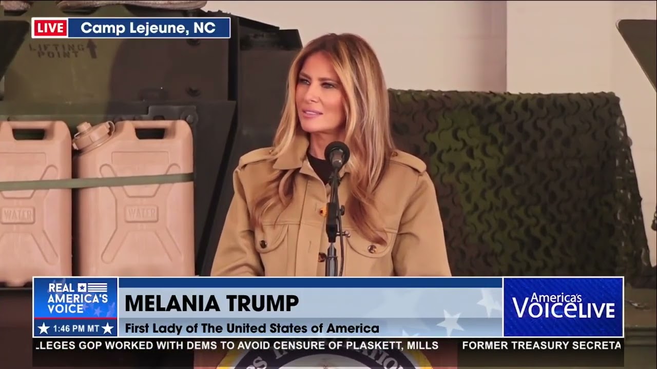 FLOTUS ЧЕСТВУЕТ МОРСКИХ ПЕХОТИНЦЕВ США
