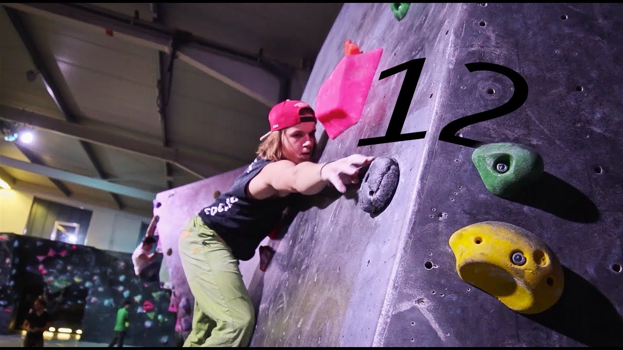 Bouldering Toehook, Heelhook and Dyno Problems with Basti and Philipp - Boulderhaus Heidelberg