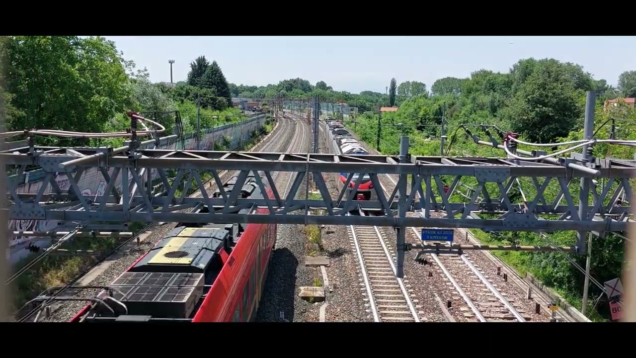 Quattro binari, quattro treni a Torino Stura. Four platforms, four trains at Torino Stura.