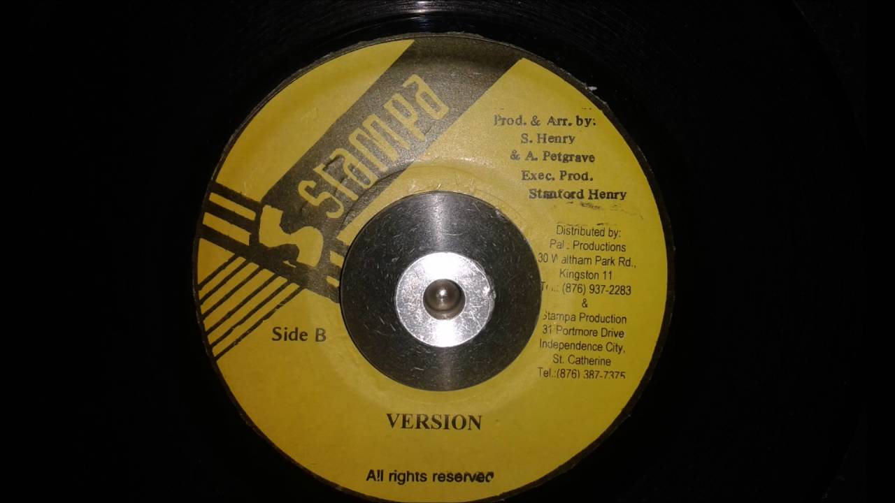 Done Di Place Riddim Version [Vinyl]