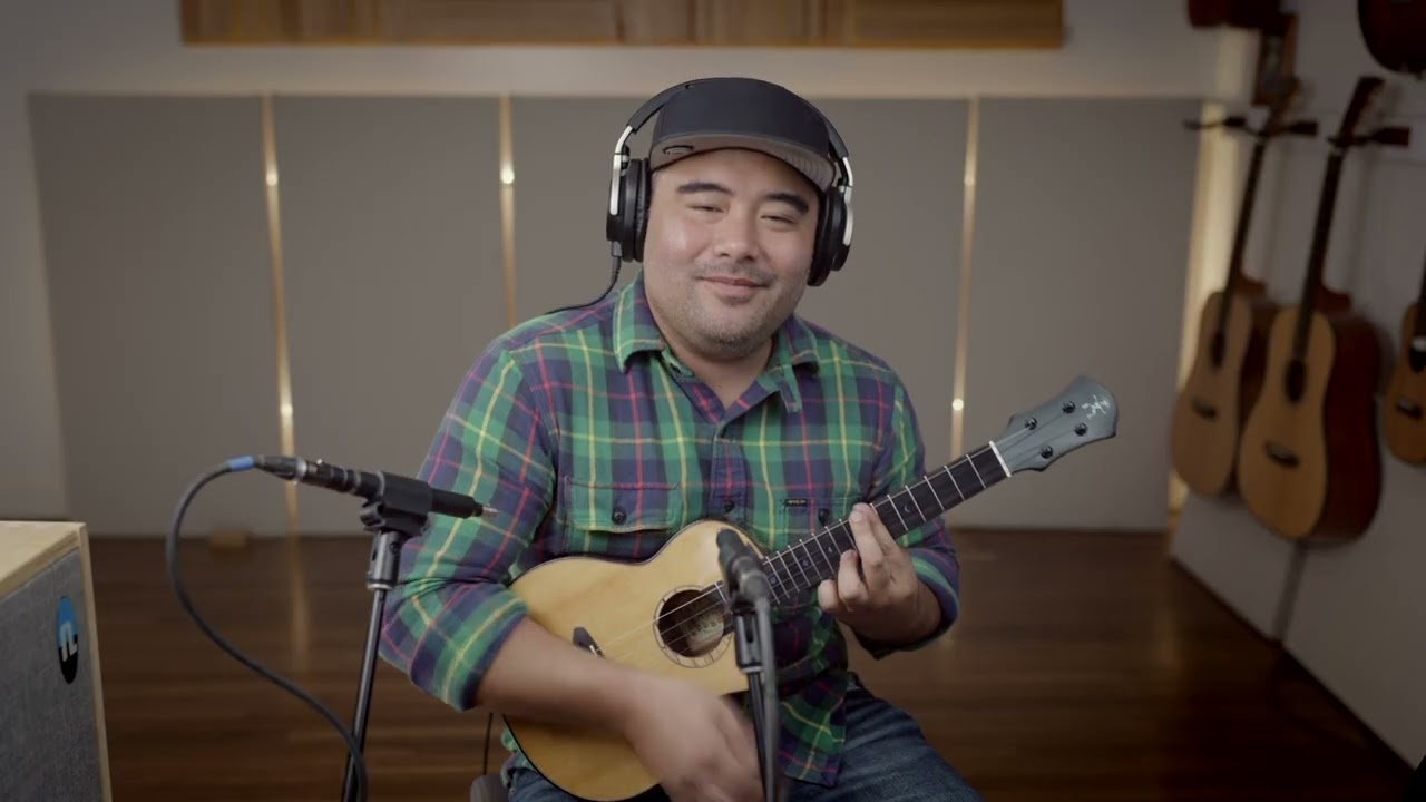 aNueNue UT330 Blue Moonbird Tenor w Kalei