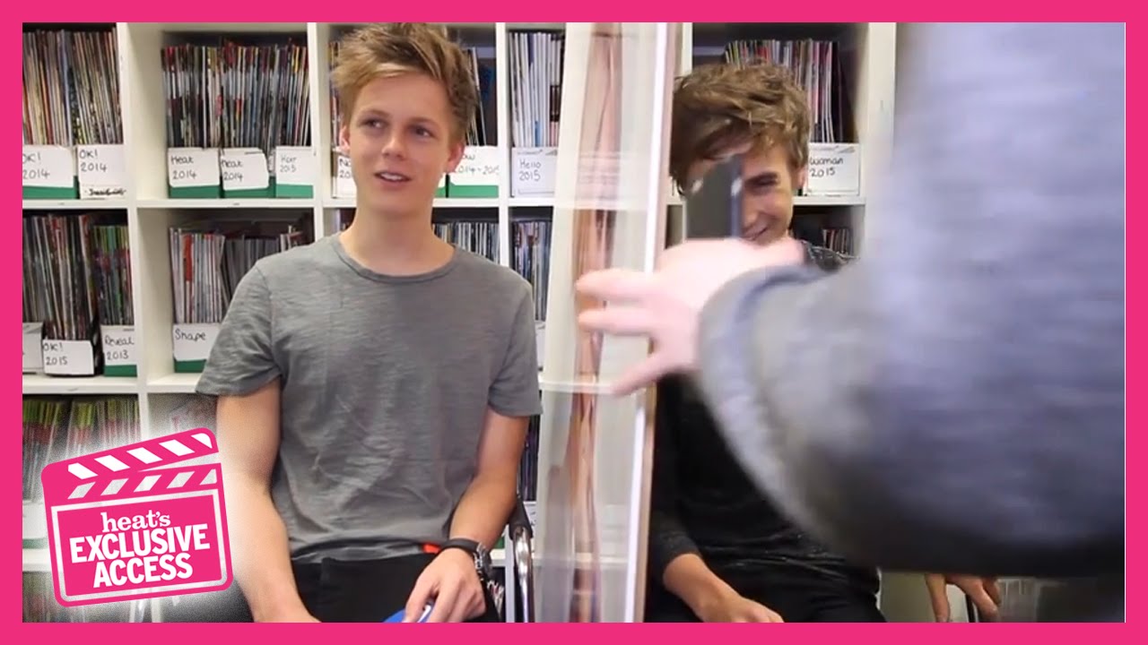 Caspar Lee kissing Paris Hilton
