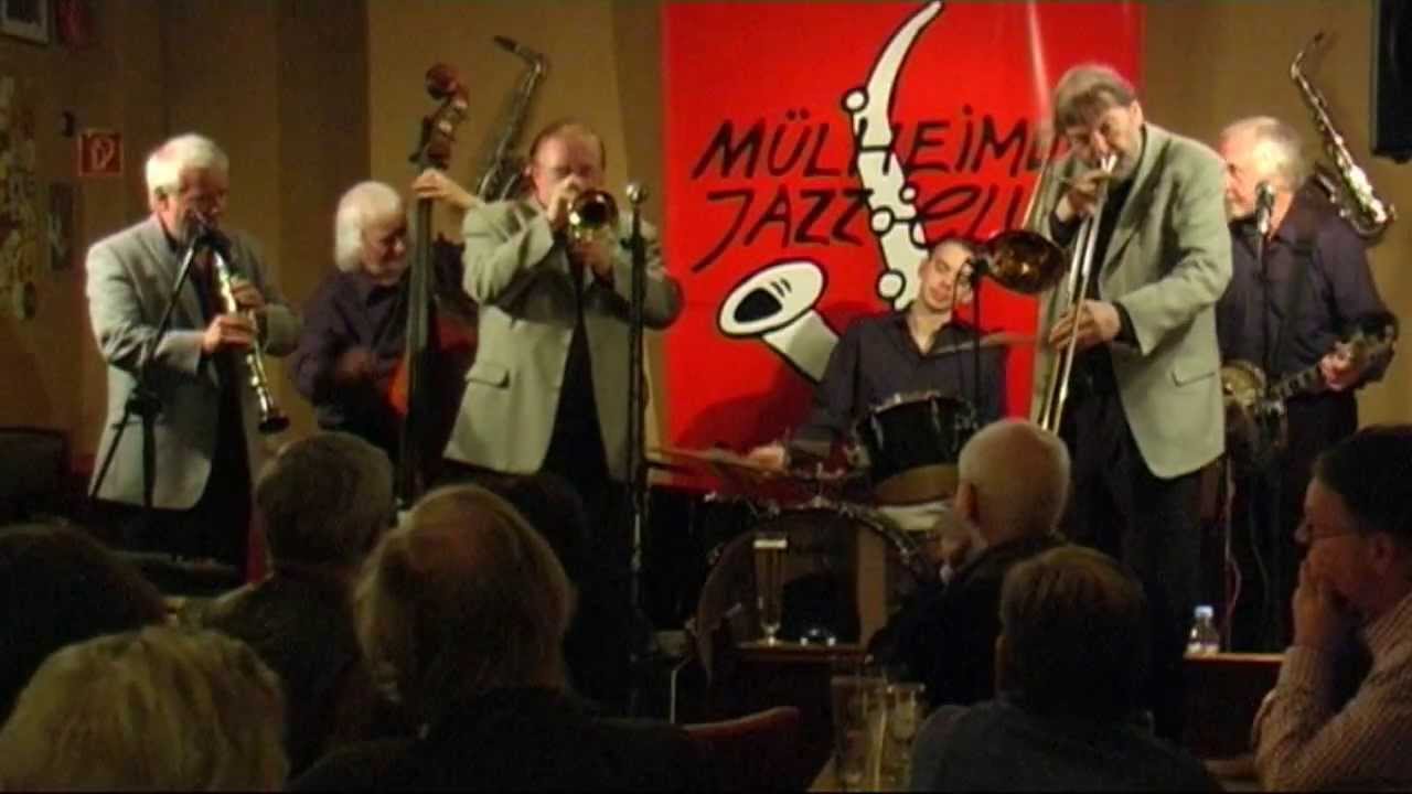 Max Collie Rhythm Aces play 