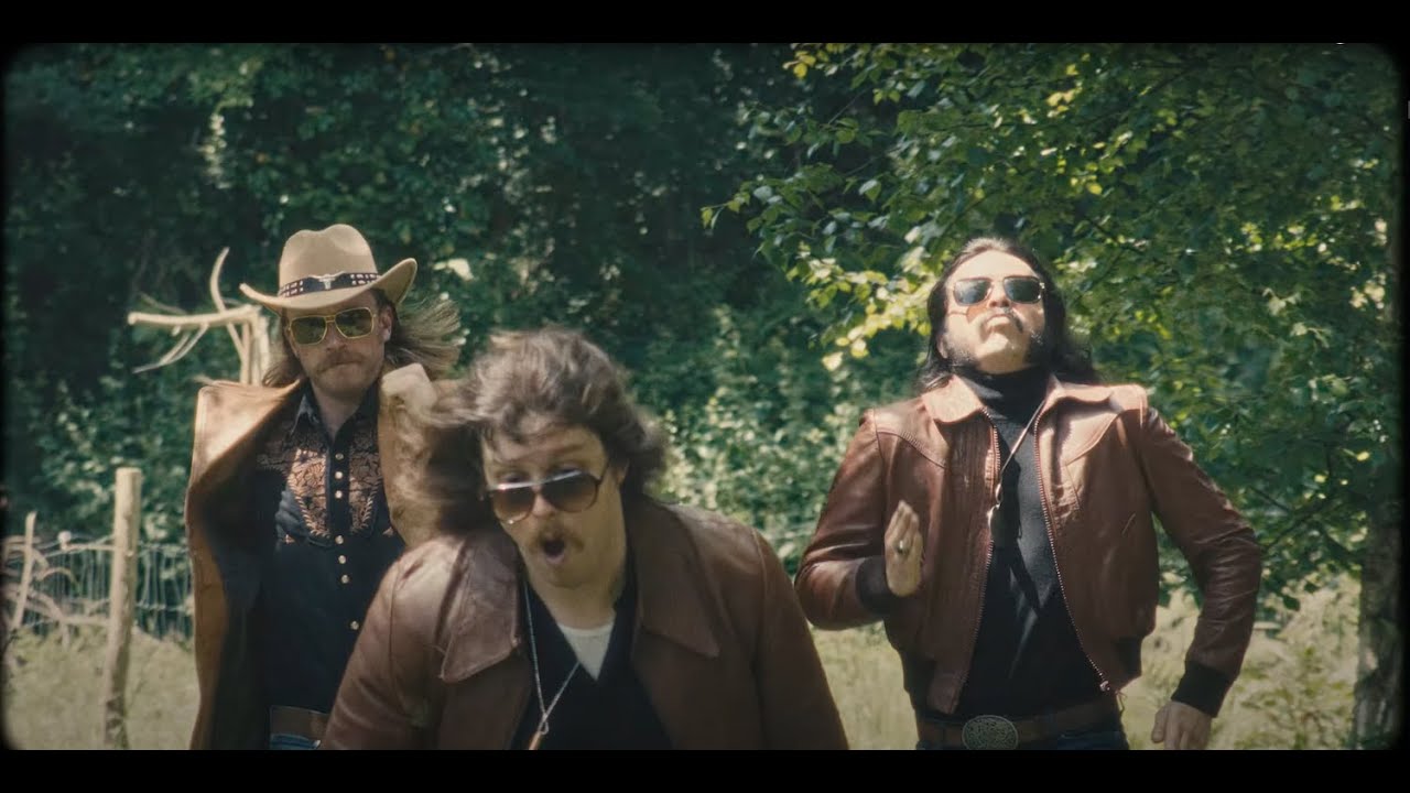 Komodrag & The Mounodor - Born In A Valley