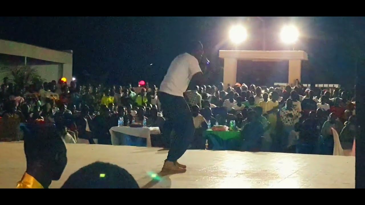 Honest B killings Rumbek Battling Show at Rumbek Dance floor, Mc KKT making funs of Young Mem's name