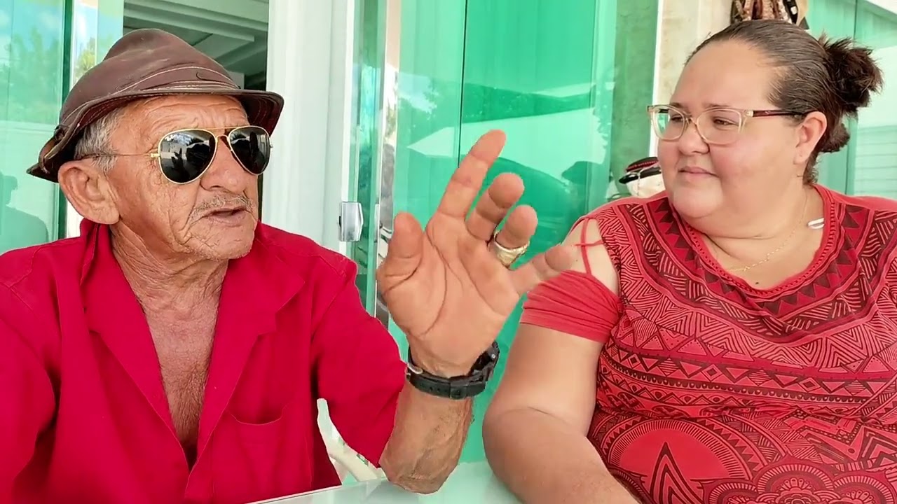 CIT&Otilde;E IRM&Atilde;O DE TIRINGA CONTA QUE FORAM PEGAR AS GALINHAS DE SUA VOV&Oacute; E SE DEU MAL.