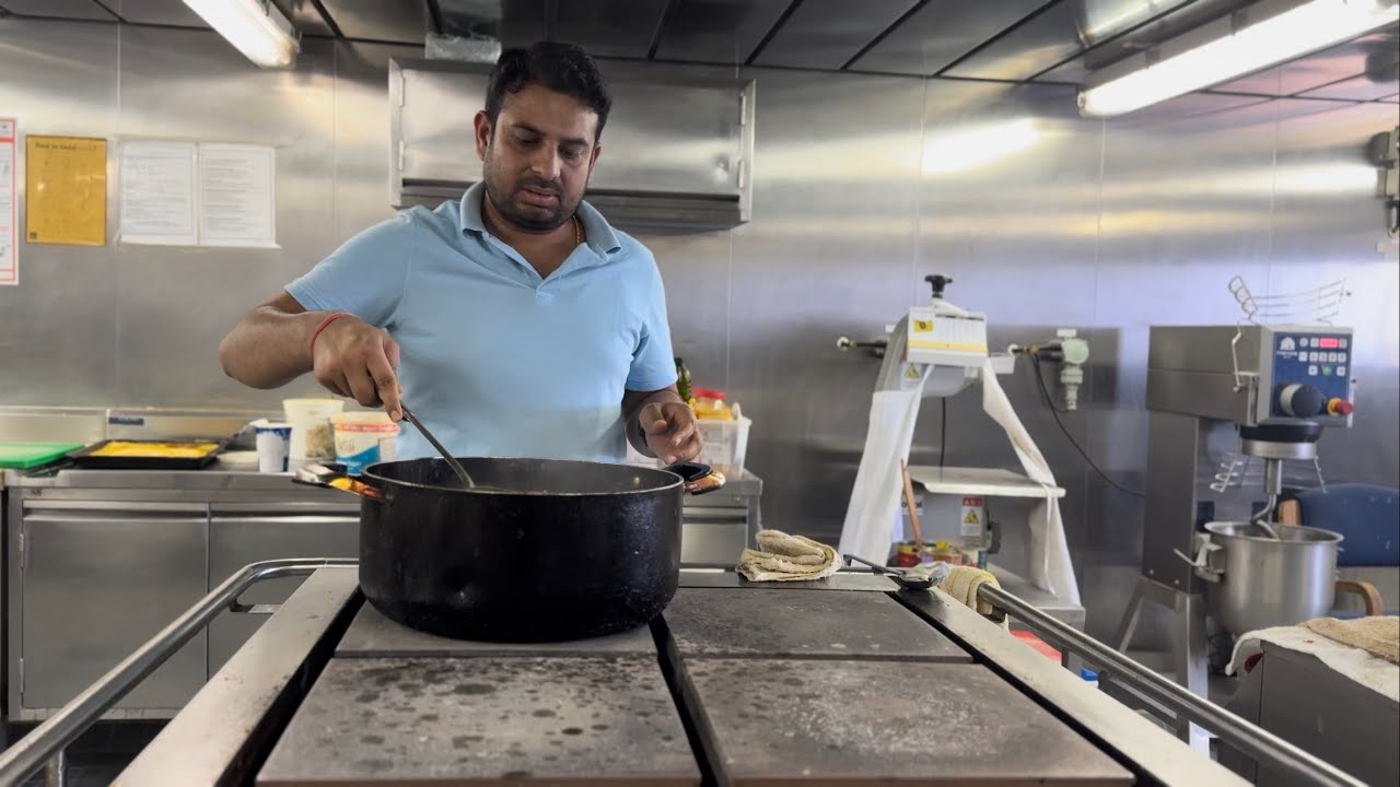 COOKING CHICKEN ON SHIP IN DESI STYLE FULL MAKING PROCESSES WHAT SPICES WE USE ON SHIP AND EQUIPMENT