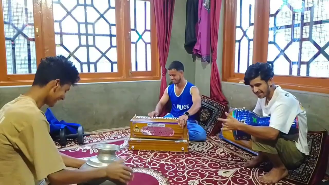 #Kashmiri singer