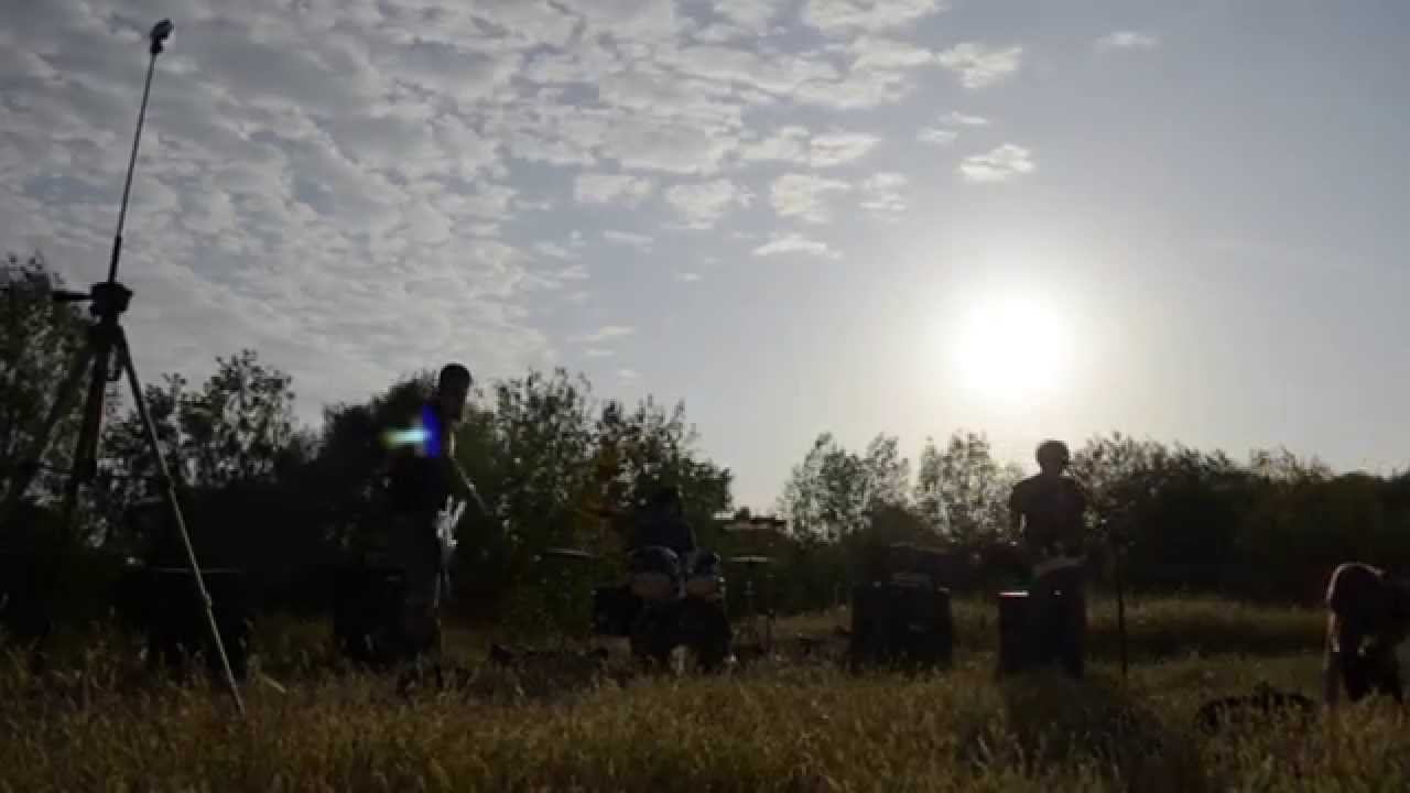 Nebo Je Crveno - Zgrade i Ulice